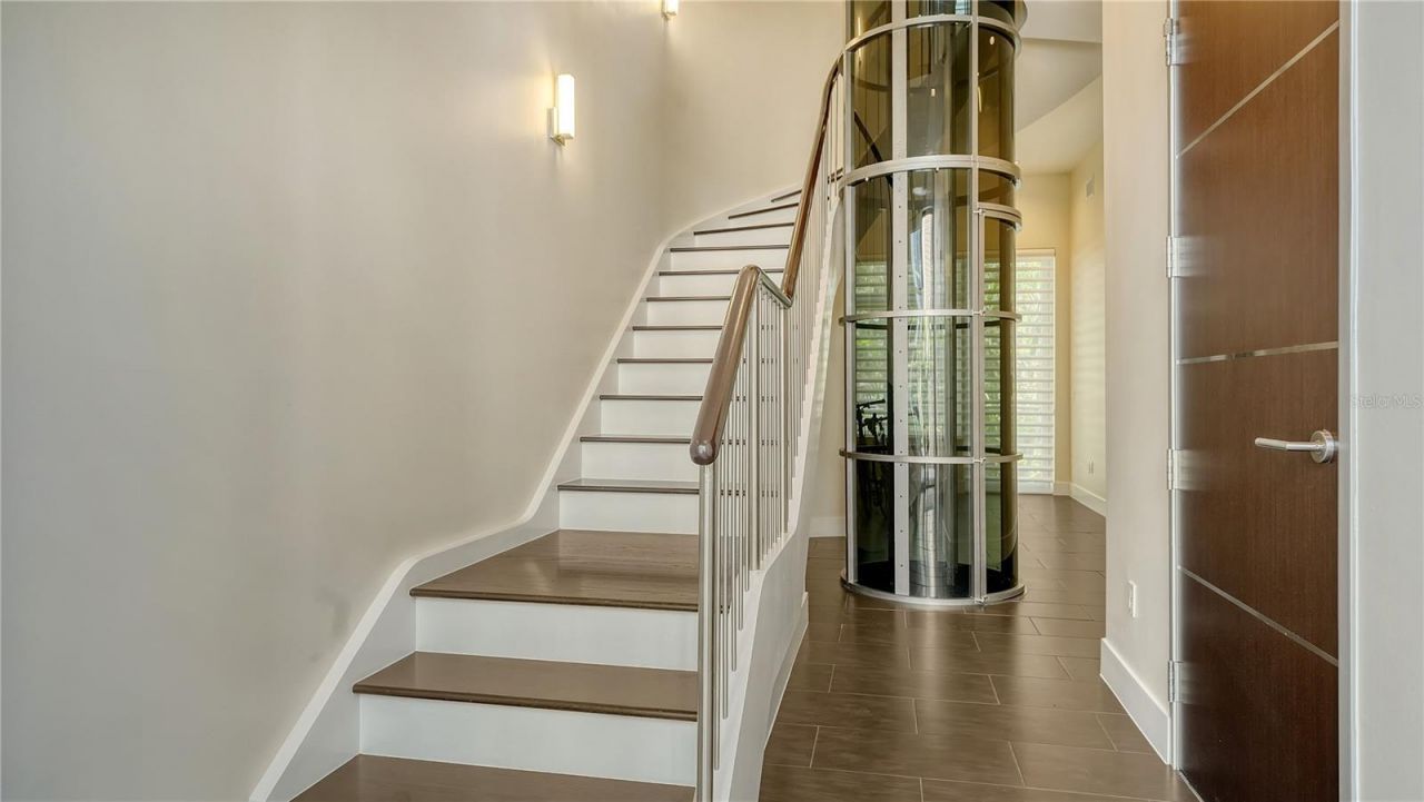 211 Cosmopolitan Court, Unit 211, Sarasota, FL 34236 Photo