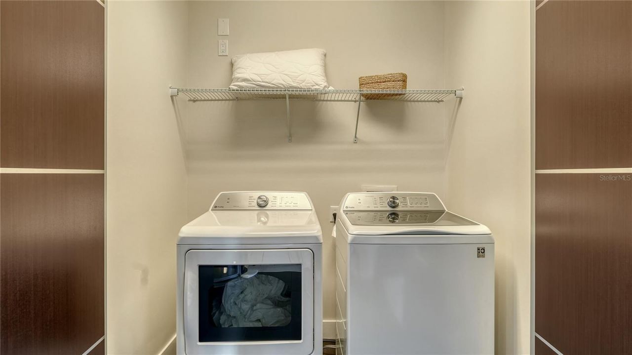 211 Cosmopolitan Court, Unit 211, Sarasota, FL 34236 Photo