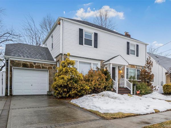 30 Gifford Avenue, Oceanside, NY 11572