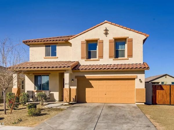 6144 W Freeway Lane, Glendale, AZ 85302