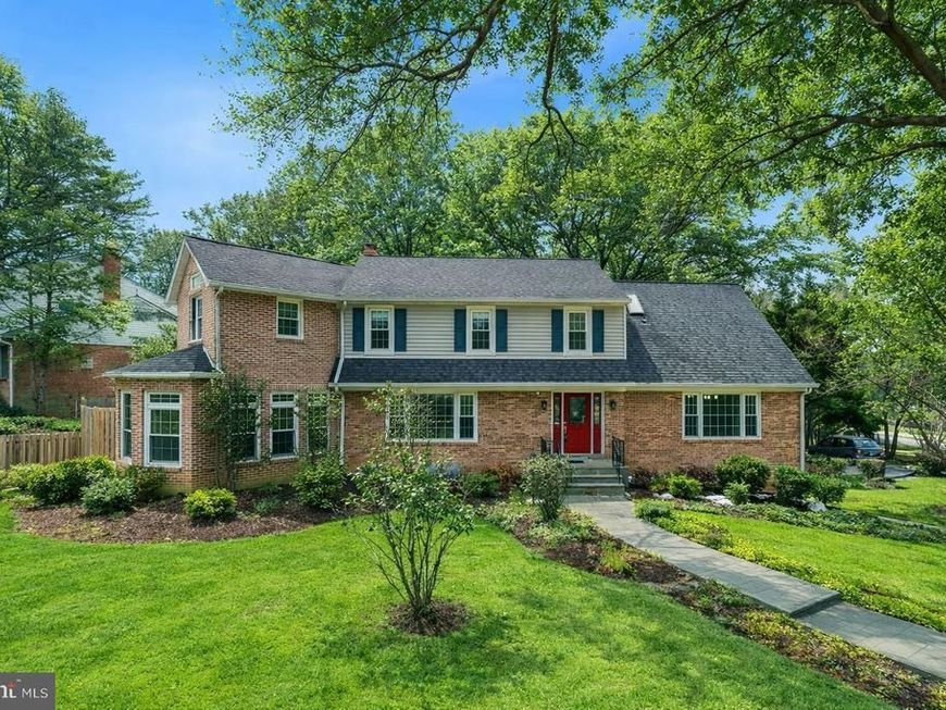 1 Orchard Way S, Potomac, MD 20854 Main Photo