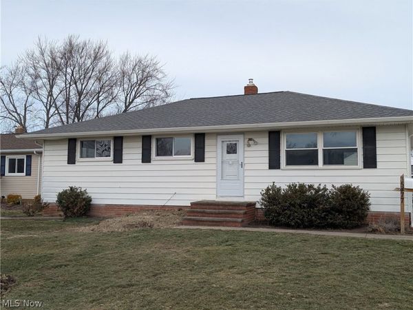 35477 Hobbie Drive, Eastlake, OH 44095