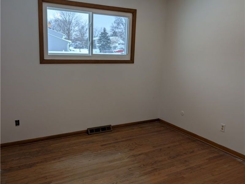 35477 Hobbie Drive, Eastlake, OH 44095 Photo 5