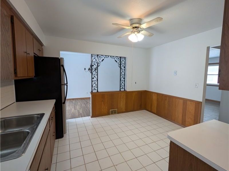 35477 Hobbie Drive, Eastlake, OH 44095 Photo 7