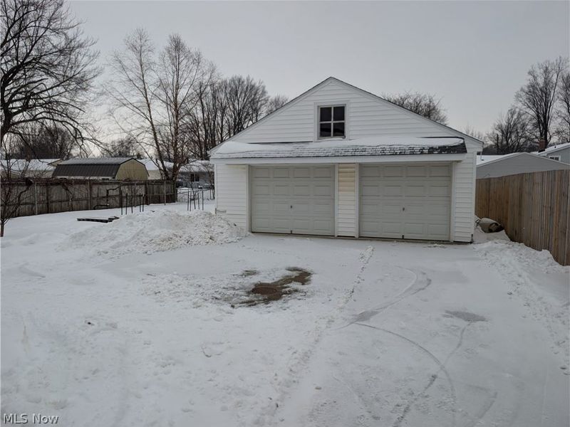 35477 Hobbie Drive, Eastlake, OH 44095 Photo 9