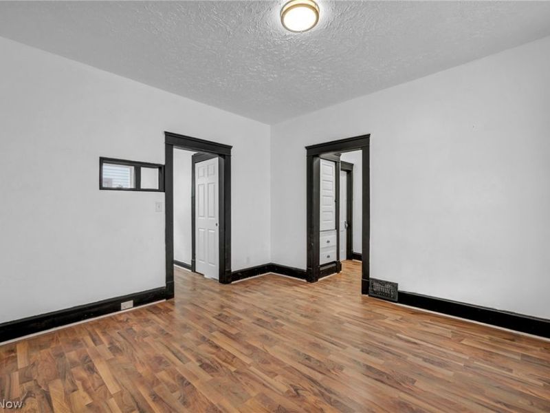 12001 Oakview Avenue, Unit DOWN, Cleveland, OH 44108 Photo 2