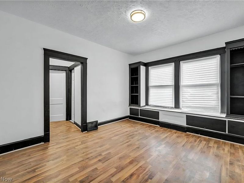 12001 Oakview Avenue, Unit DOWN, Cleveland, OH 44108 Photo 3