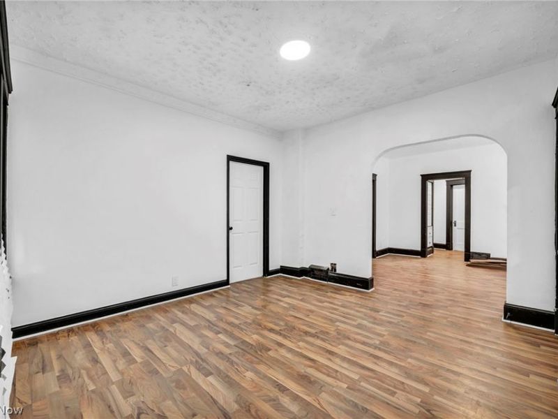 12001 Oakview Avenue, Unit DOWN, Cleveland, OH 44108 Photo 3