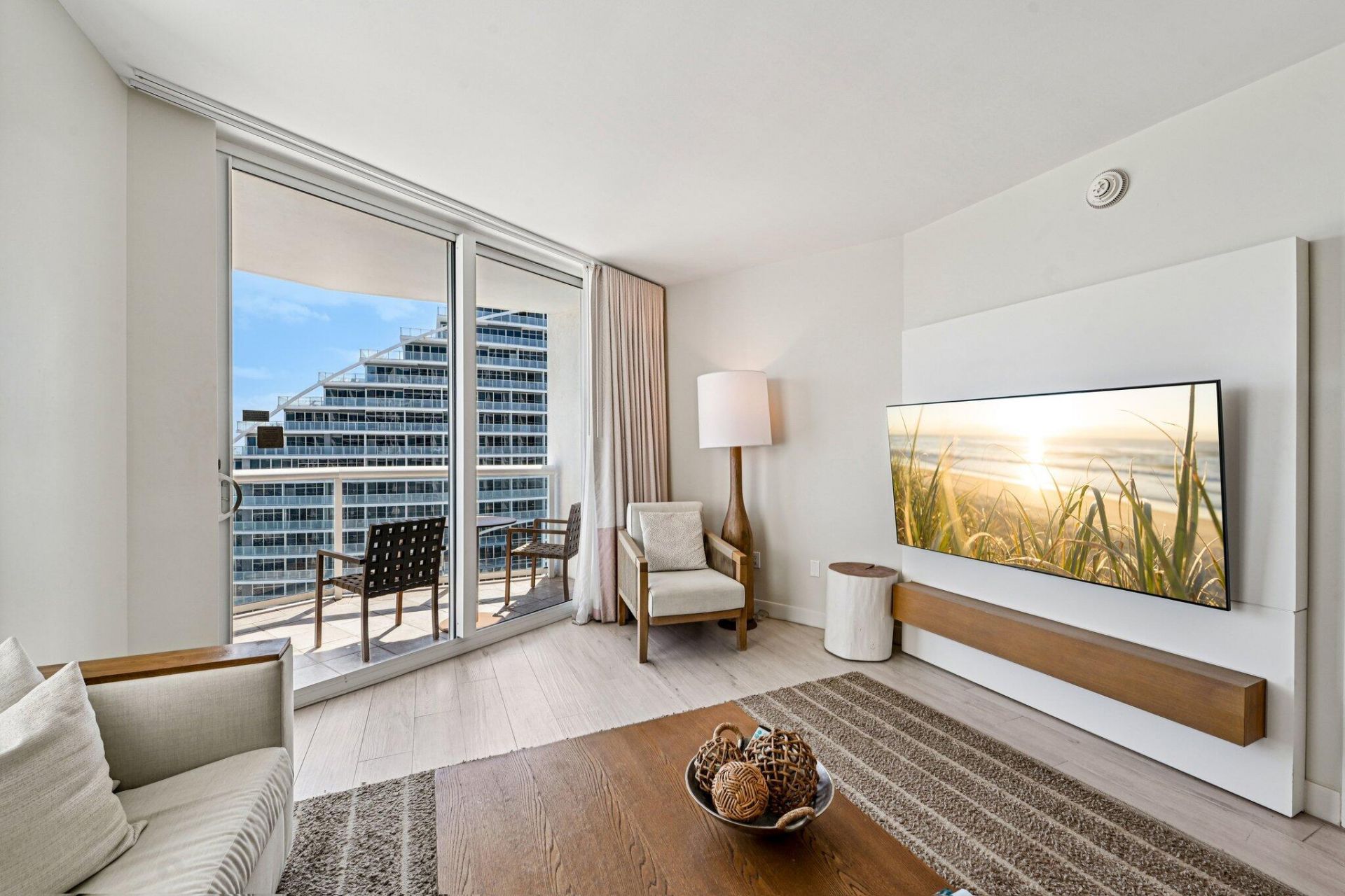 505 N Ft Lauderdale Bch Boulevard, Unit 1909, Fort Lauderdale, FL 33304 Photo