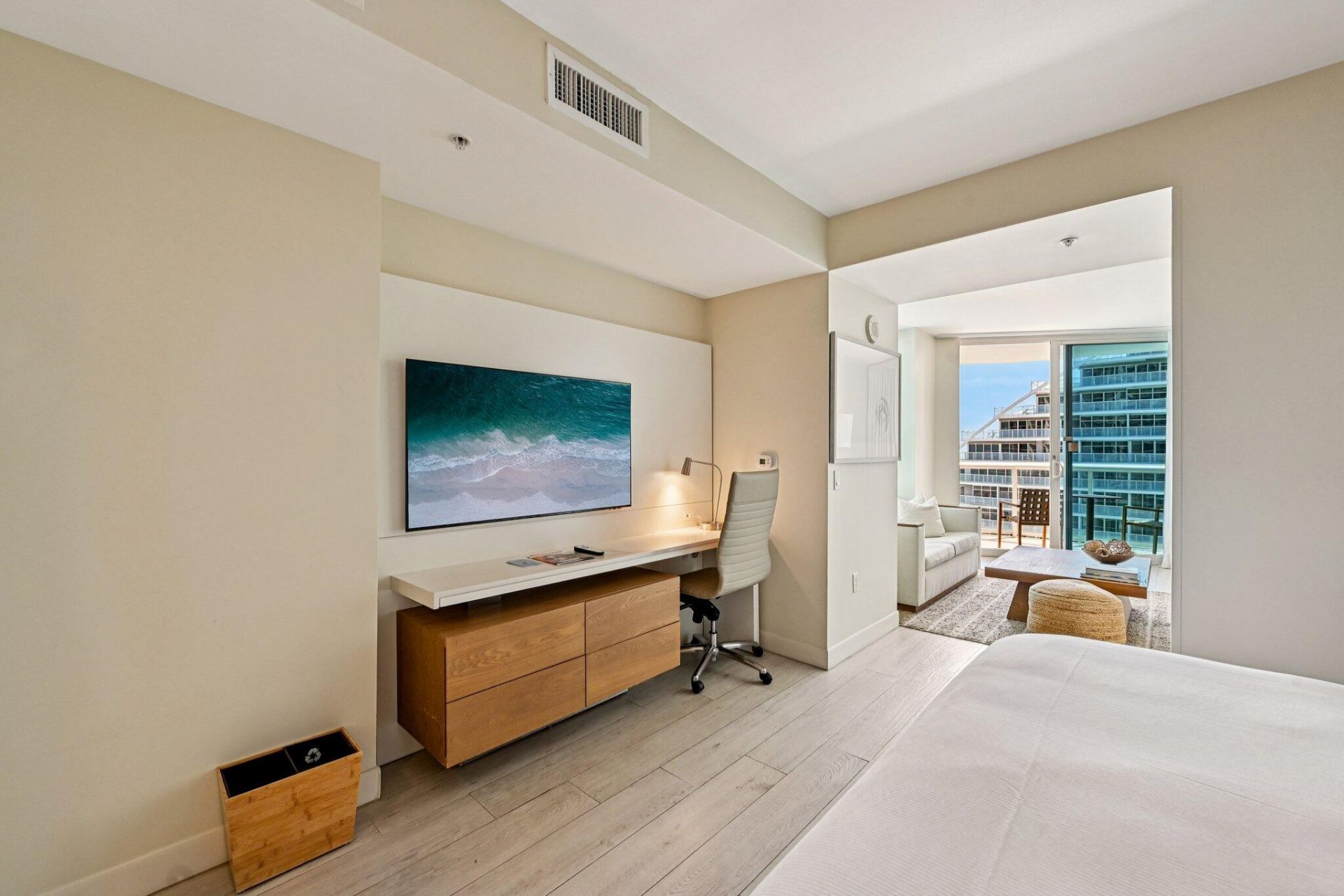 505 N Ft Lauderdale Bch Boulevard, Unit 1909, Fort Lauderdale, FL 33304 Photo