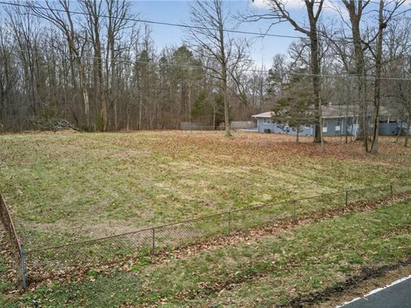 2204 Carlford Road, Pleasant Garden, NC 27313