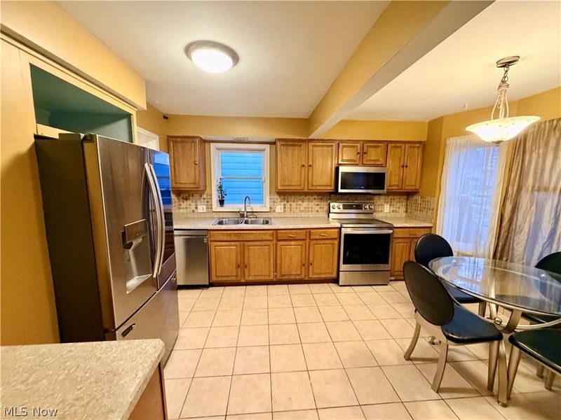 5212 E 105 Street, Garfield Heights, OH 44125 Photo 2