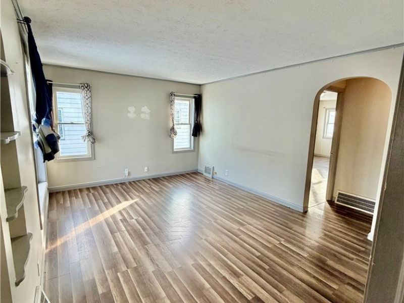 5212 E 105 Street, Garfield Heights, OH 44125 Photo 4