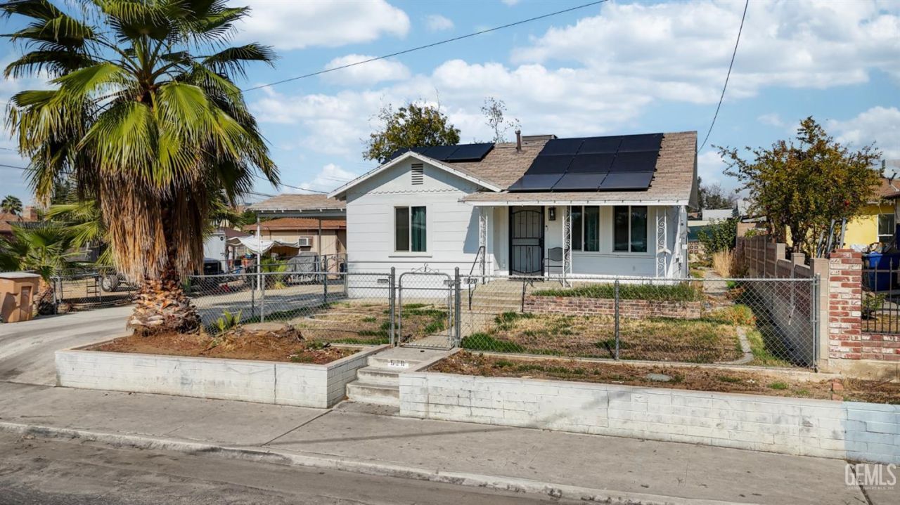 920 Knotts Street, Bakersfield, CA 93305 Main Photo