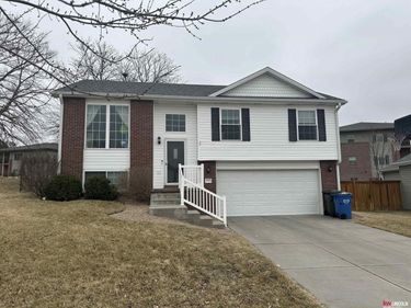 8330 Olivia Drive , Lincoln, NE 68512
