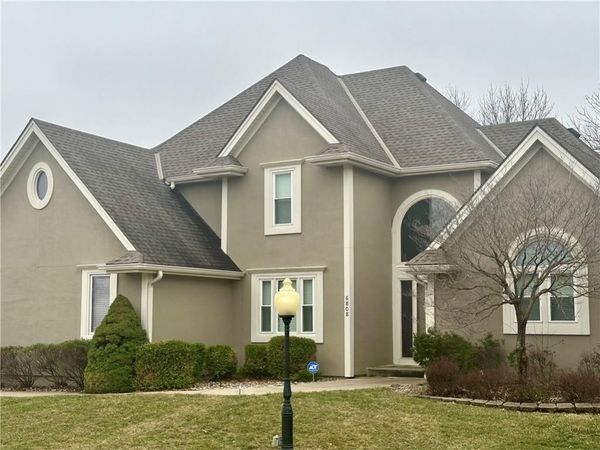 6808 N Charleston Drive, Kansas City, MO 64119