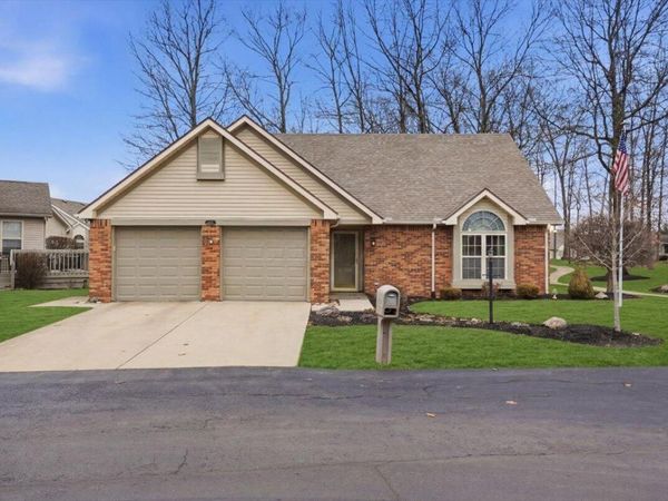 402 Woodside Place , Bellefontaine, OH 43311
