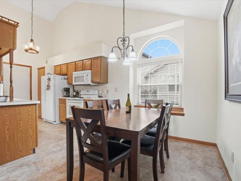 402 Woodside Place , Bellefontaine, OH 43311 Photo 11