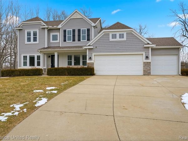613 Chrystal Downs Court, Brighton Twp, MI 48114