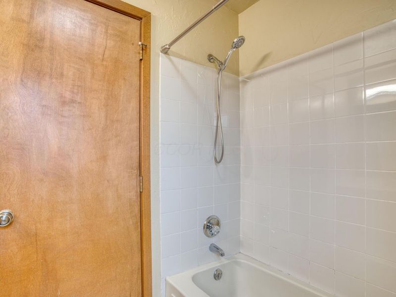 687 E College Avenue, Westerville, OH 43081 Photo 32