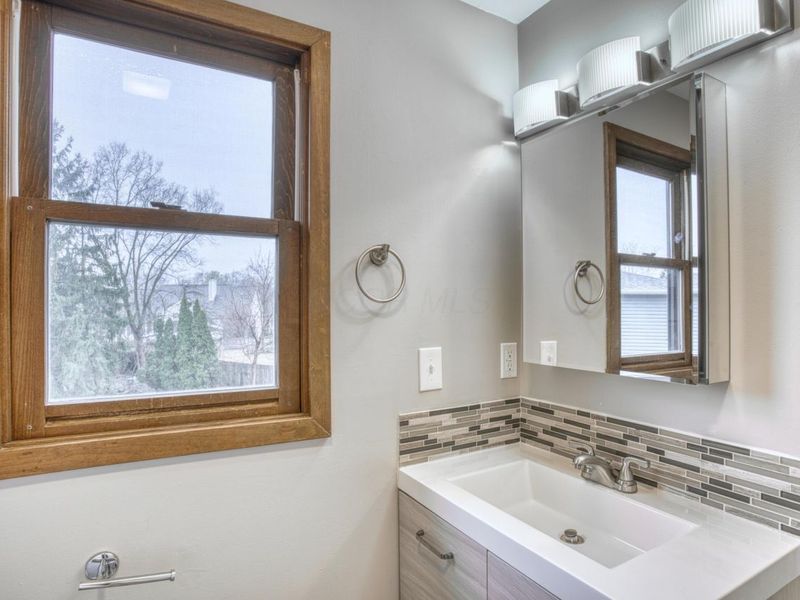 687 E College Avenue, Westerville, OH 43081 Photo 42