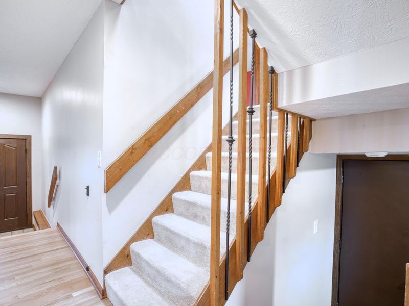 687 E College Avenue, Westerville, OH 43081 Photo 6