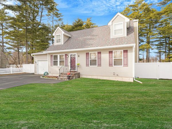 65 Prospect Drive , Brentwood, NY 11717