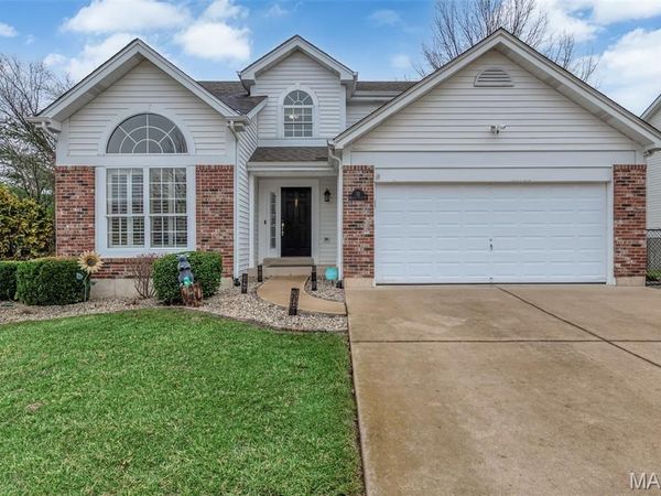 32 Hickory Valley Court , Wildwood, MO 63011