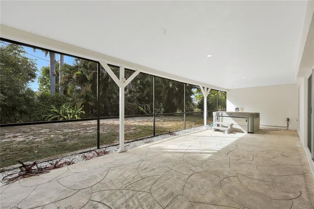 523 E Valley Dr, Bonita Springs, FL 34134 Photo