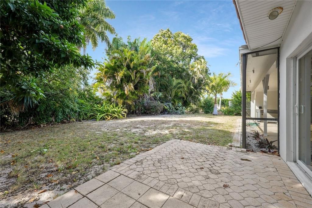 523 E Valley Dr, Bonita Springs, FL 34134 Photo