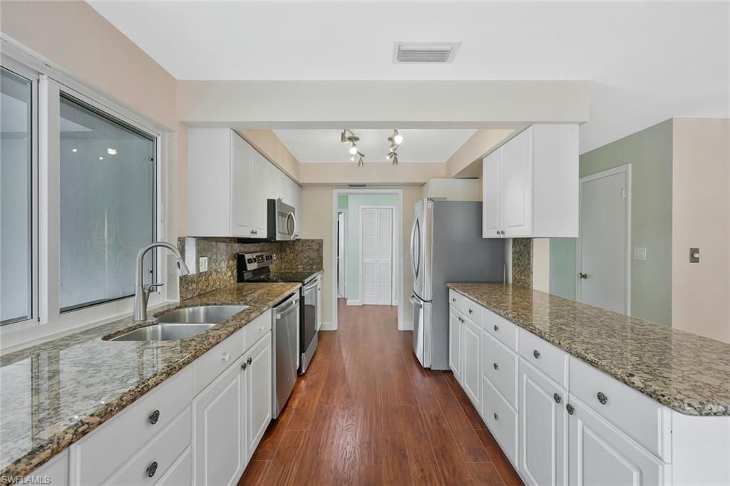 523 E Valley Dr, Bonita Springs, FL 34134 Photo