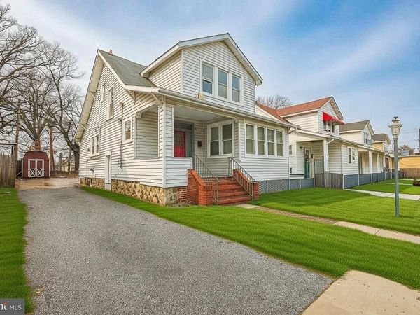 8 IRVING PLACE, BALTIMORE, MD 21208