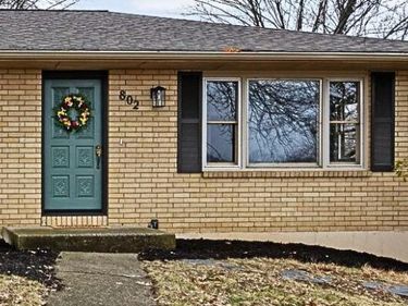 802 W Jones Street, Independence, MO 64050