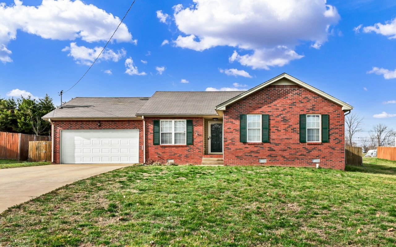 2612 Marymont Dr, Clarksville, TN 37042 Main Photo