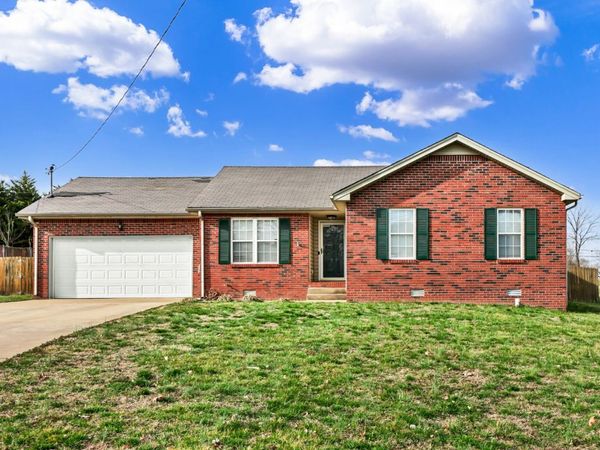 2612 Marymont Dr, Clarksville, TN 37042