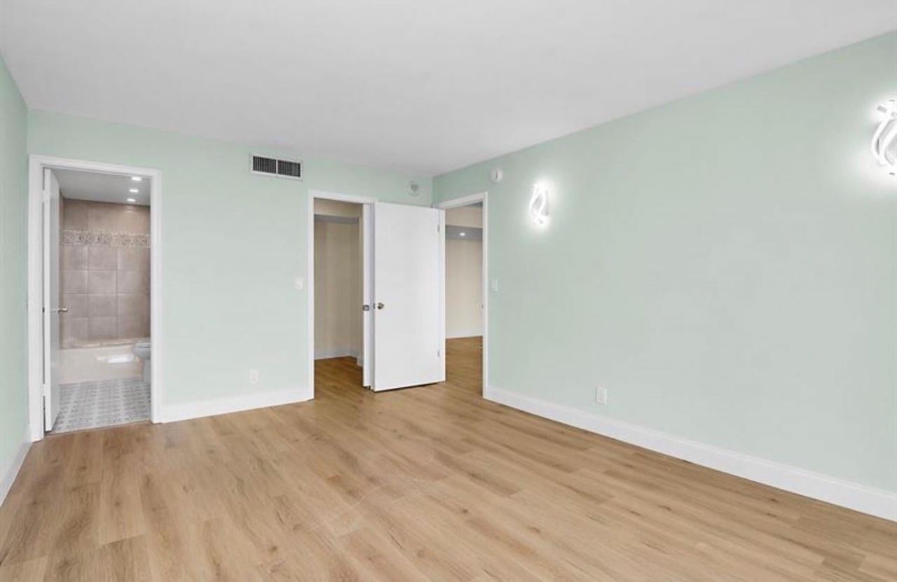 2400 Presidential Way, Unit PH2, West Palm Beach, FL 33401 Photo