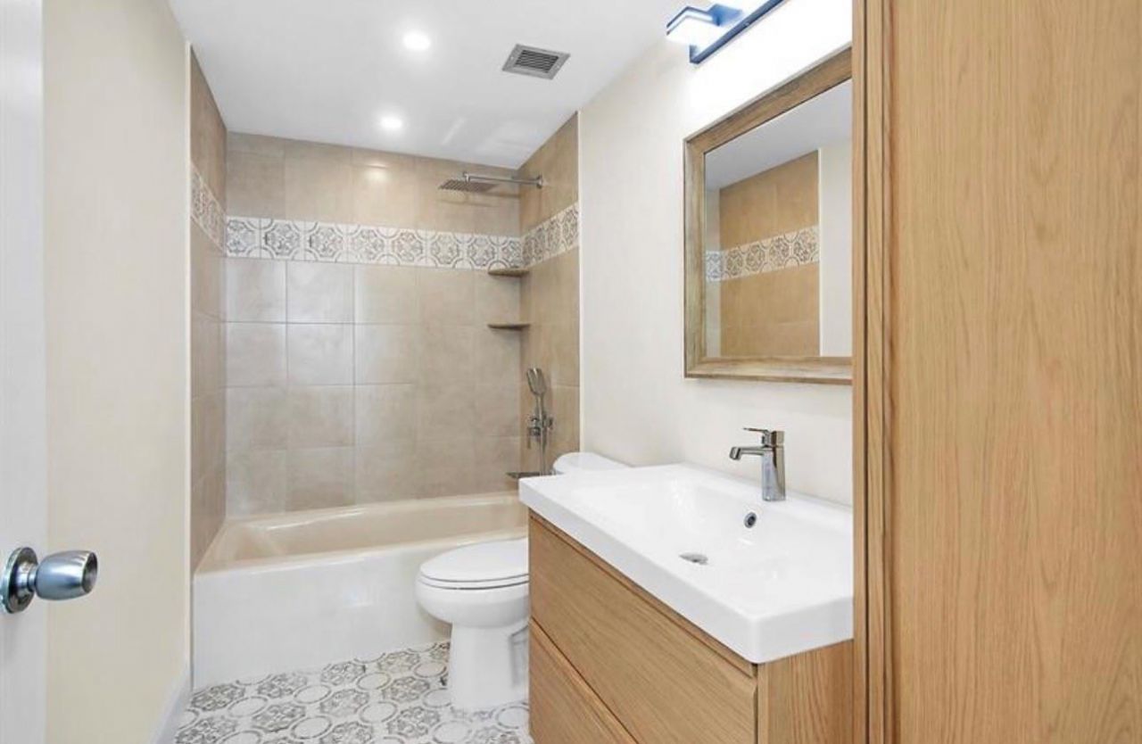 2400 Presidential Way, Unit PH2, West Palm Beach, FL 33401 Photo