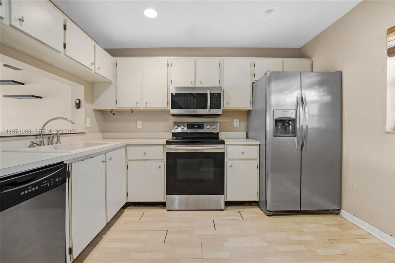 11625 NW 11th St , Unit 11625, Pembroke Pines, FL 33026 Photo