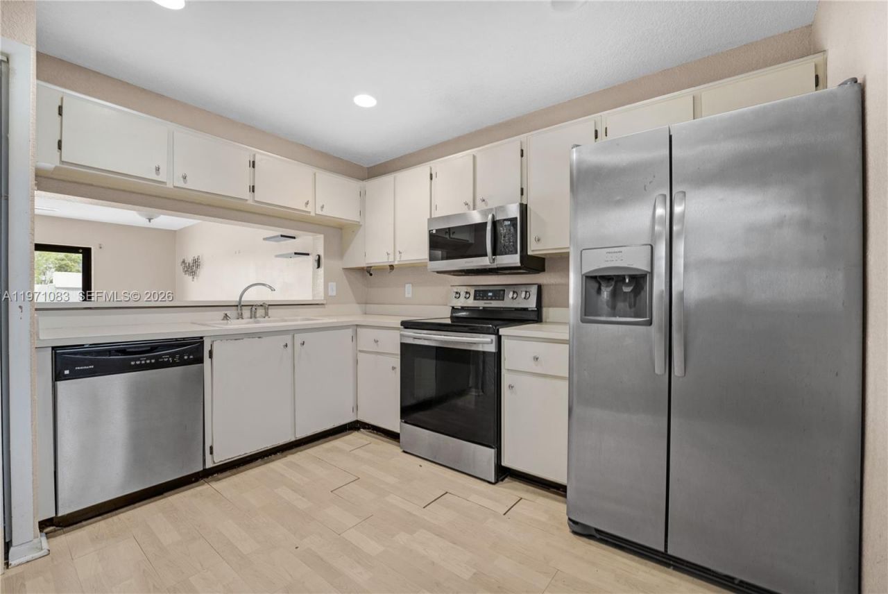 11625 NW 11th St , Unit 11625, Pembroke Pines, FL 33026 Photo