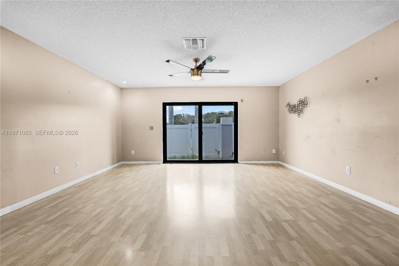 11625 NW 11th St , Unit 11625, Pembroke Pines, FL 33026 Photo