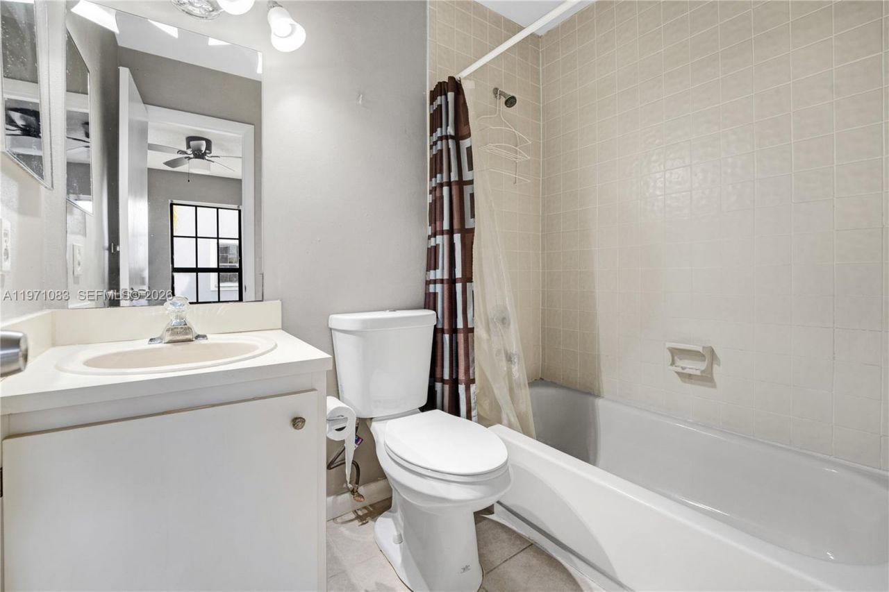 11625 NW 11th St , Unit 11625, Pembroke Pines, FL 33026 Photo