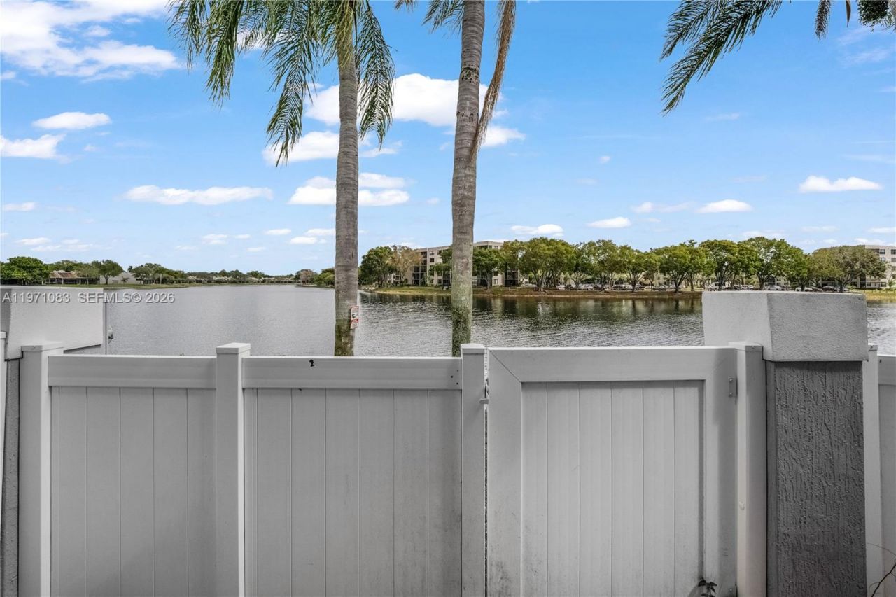 11625 NW 11th St , Unit 11625, Pembroke Pines, FL 33026 Photo