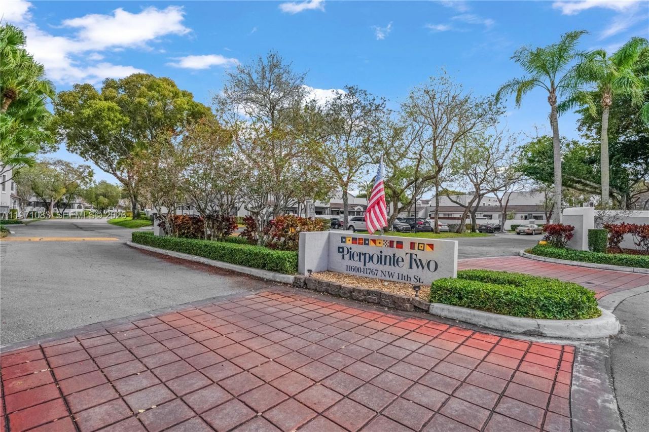 11625 NW 11th St , Unit 11625, Pembroke Pines, FL 33026 Photo