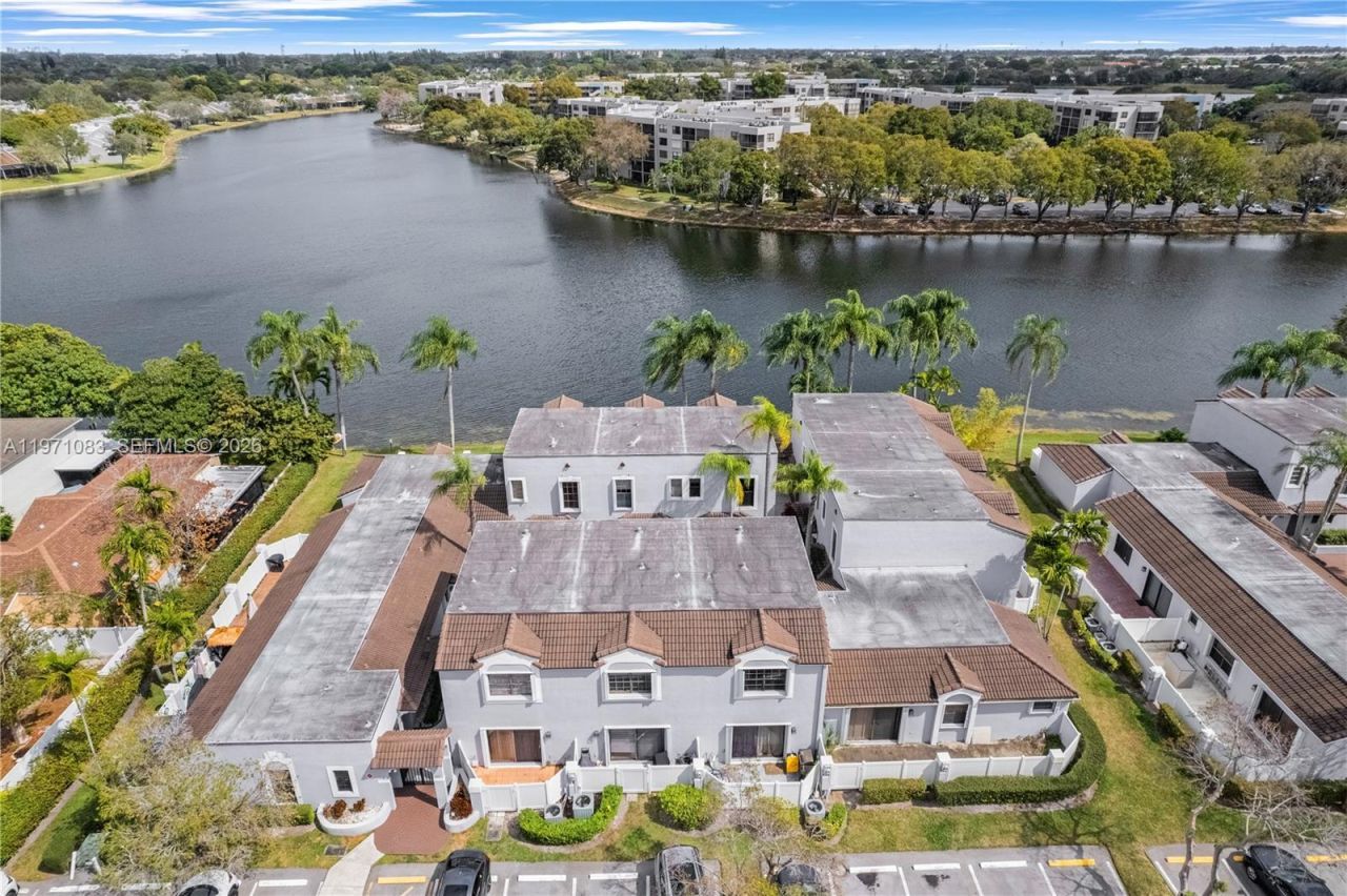 11625 NW 11th St , Unit 11625, Pembroke Pines, FL 33026 Photo