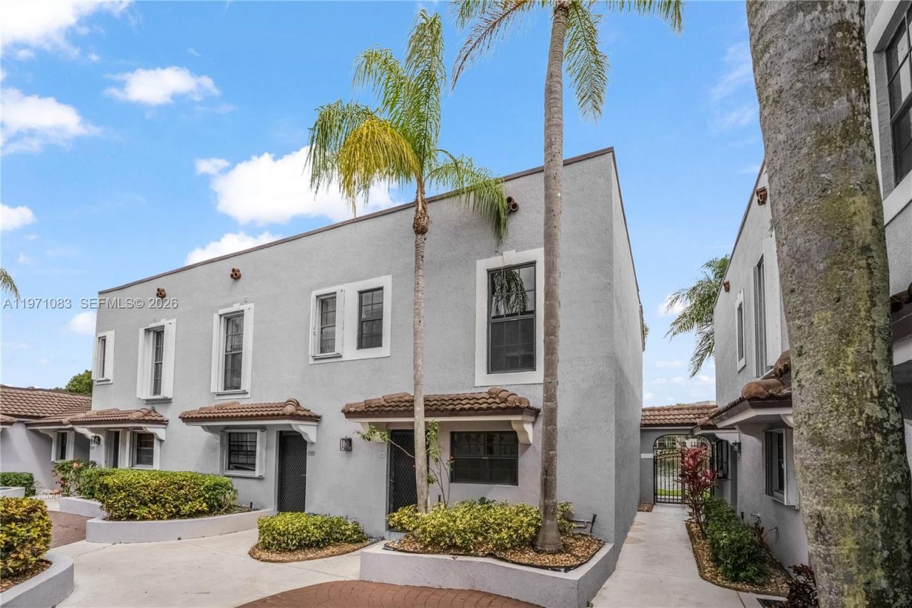 11625 NW 11th St , Unit 11625, Pembroke Pines, FL 33026 Photo