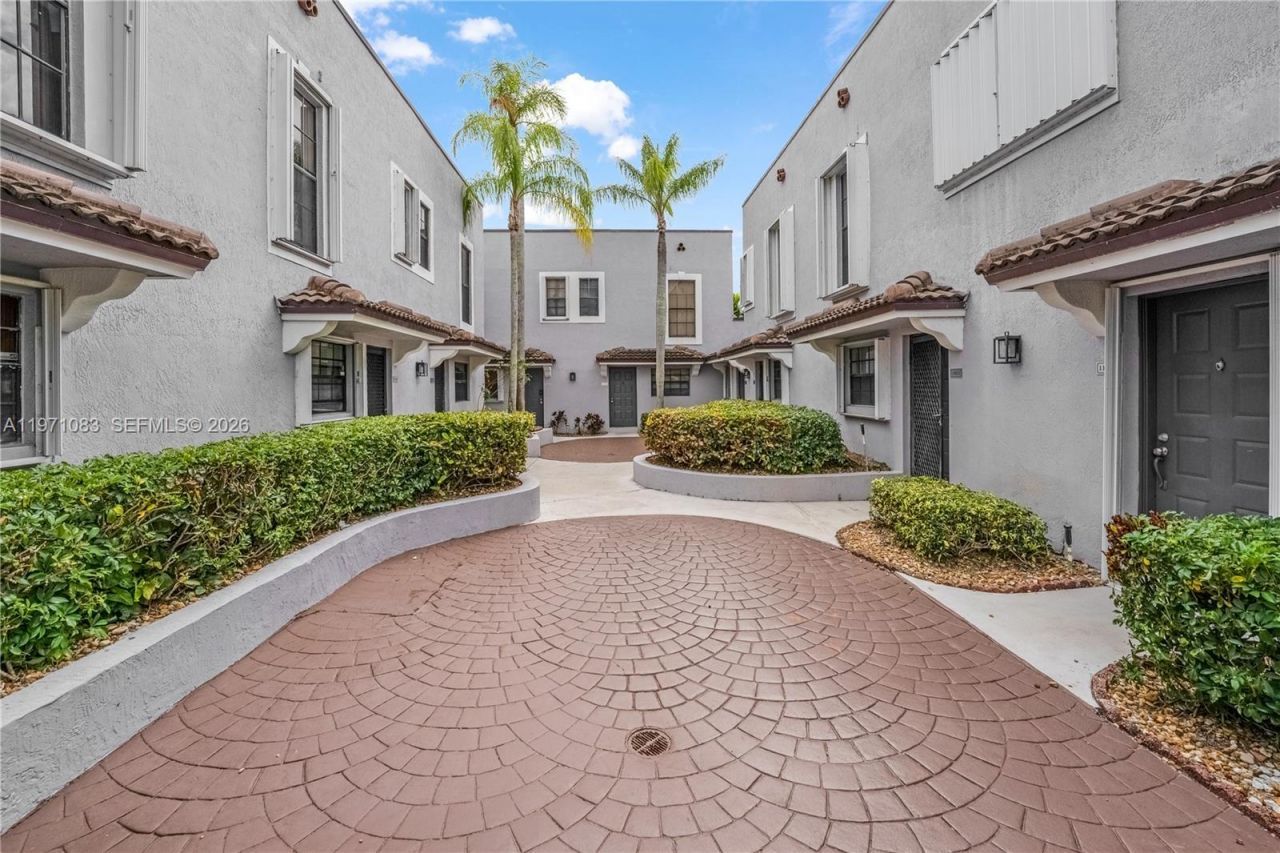 11625 NW 11th St , Unit 11625, Pembroke Pines, FL 33026 Photo