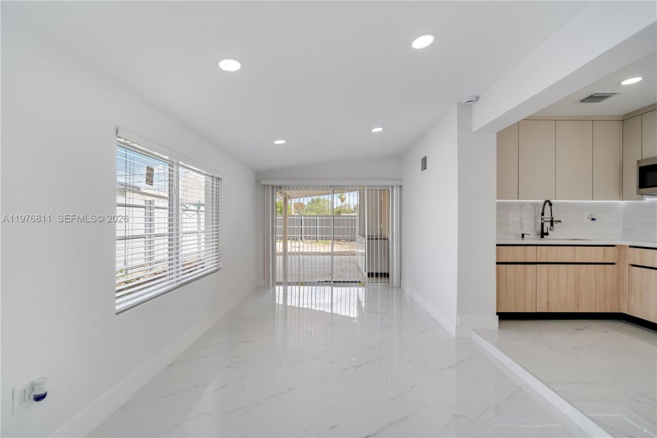 11351 SW 52nd Ter, Miami, FL 33165 Photo