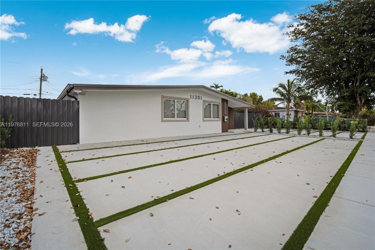 11351 SW 52nd Ter, Miami, FL 33165 Photo