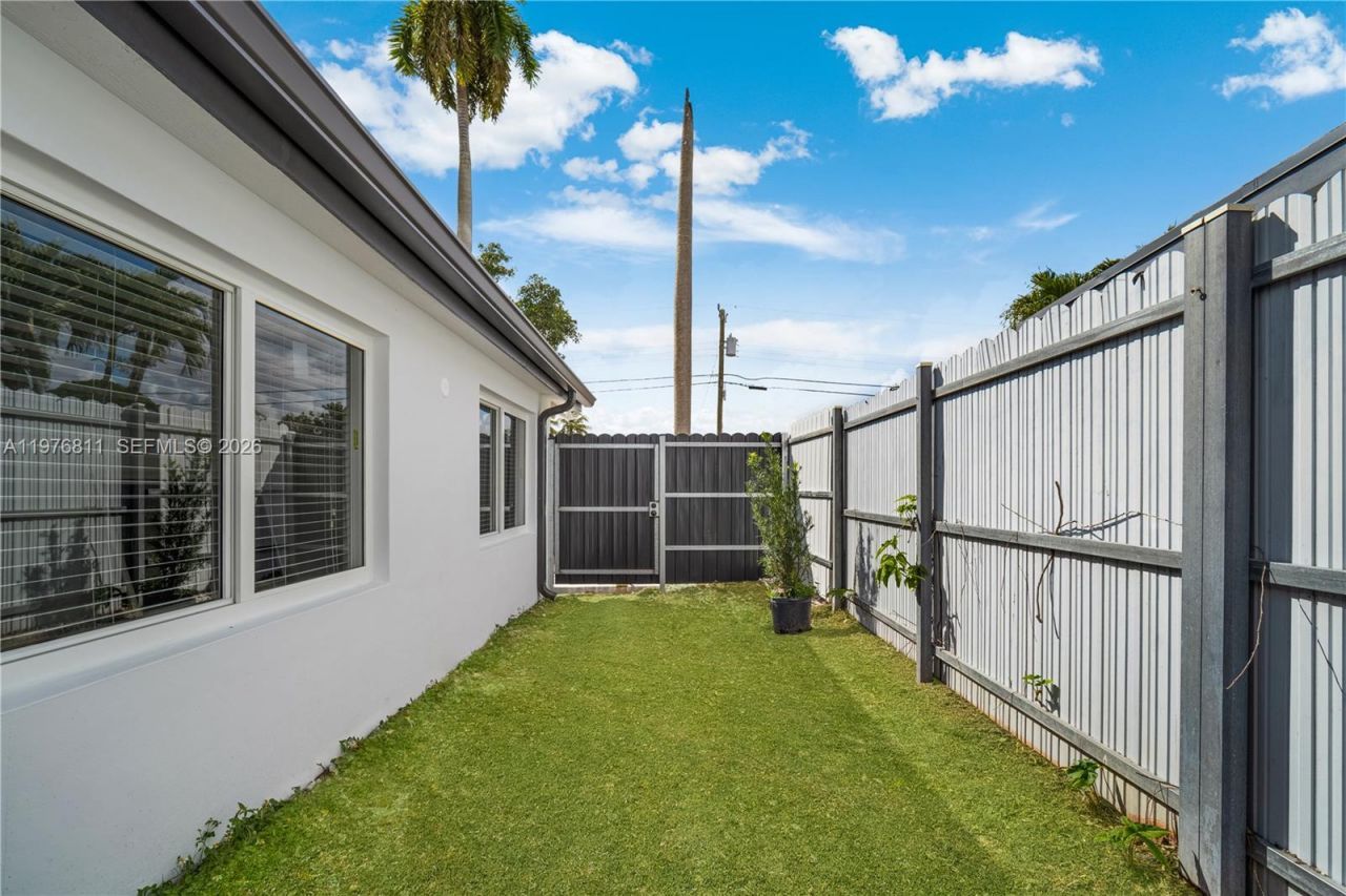 11351 SW 52nd Ter, Miami, FL 33165 Photo