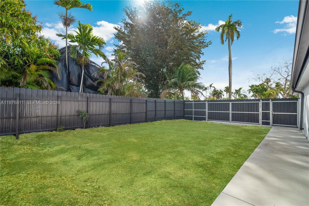 11351 SW 52nd Ter, Miami, FL 33165 Photo